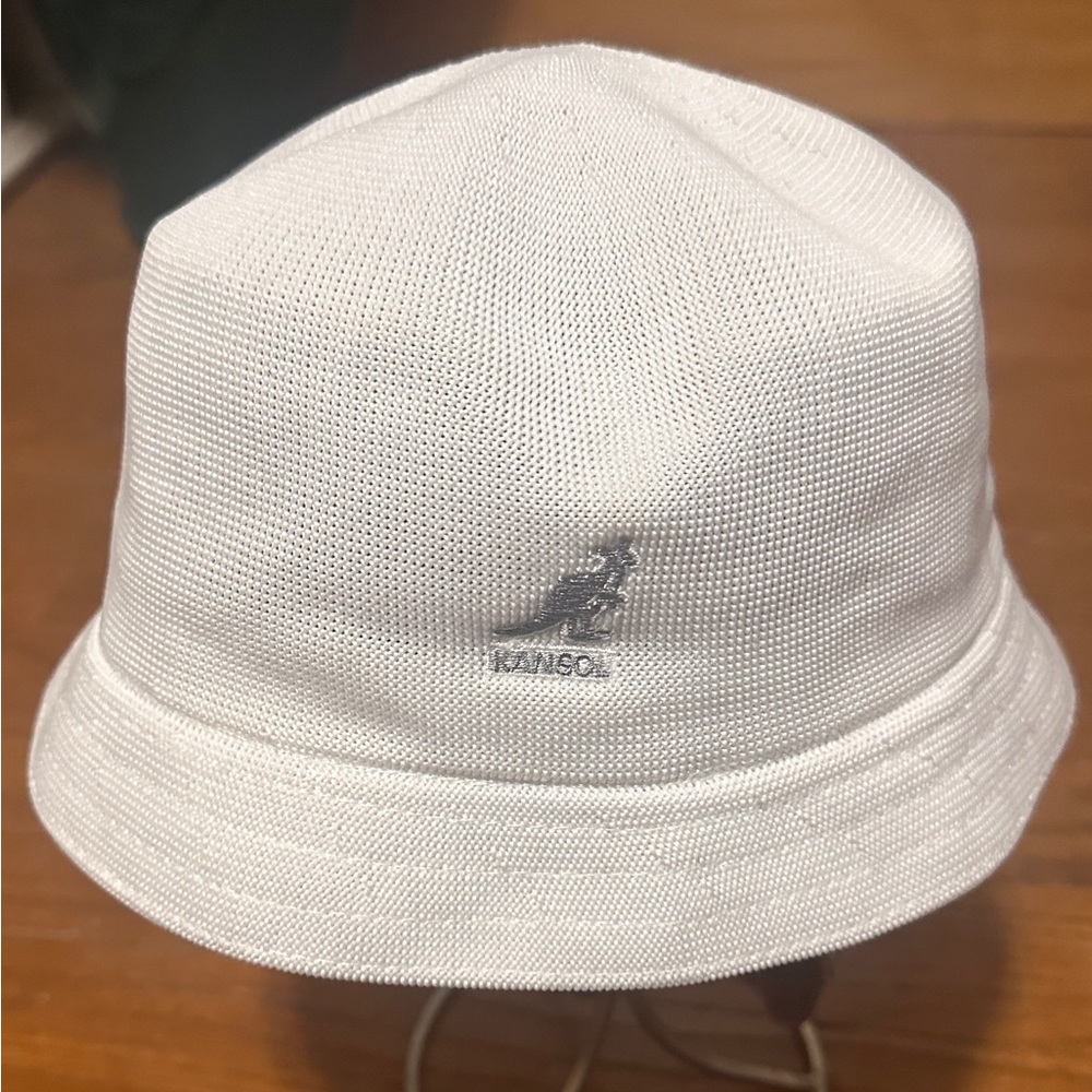 Kangol Bin/Bucket Hat White. In Very Good Condition. XL.